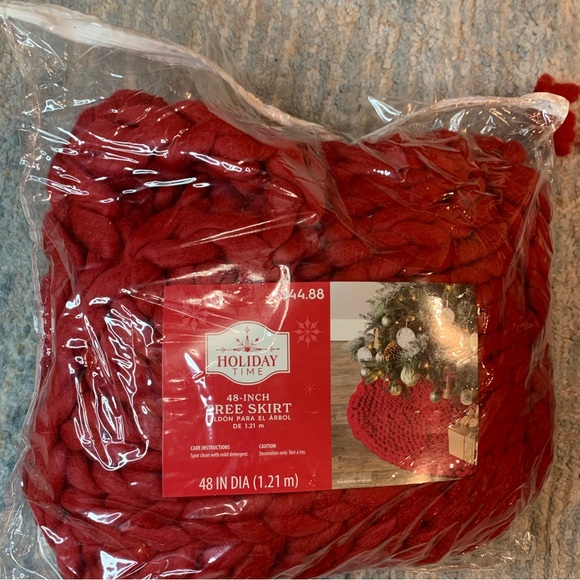 Holiday Time 48 Inch Red Chunky Knit Christmas Tree Skirt - Picture 1 of 7